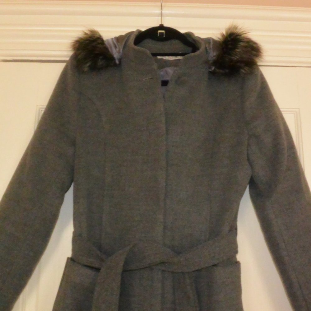 Grey Long Coat with faux fur hood size 42 - Picture 3 of 13